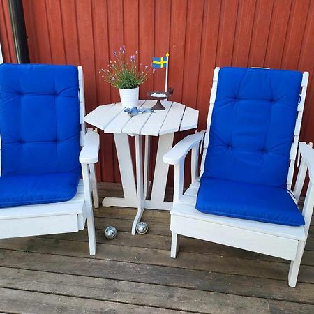 Minihus Med Stor Traedgardstomt Naera Golf Och Hav Villa Trosa Exterior photo