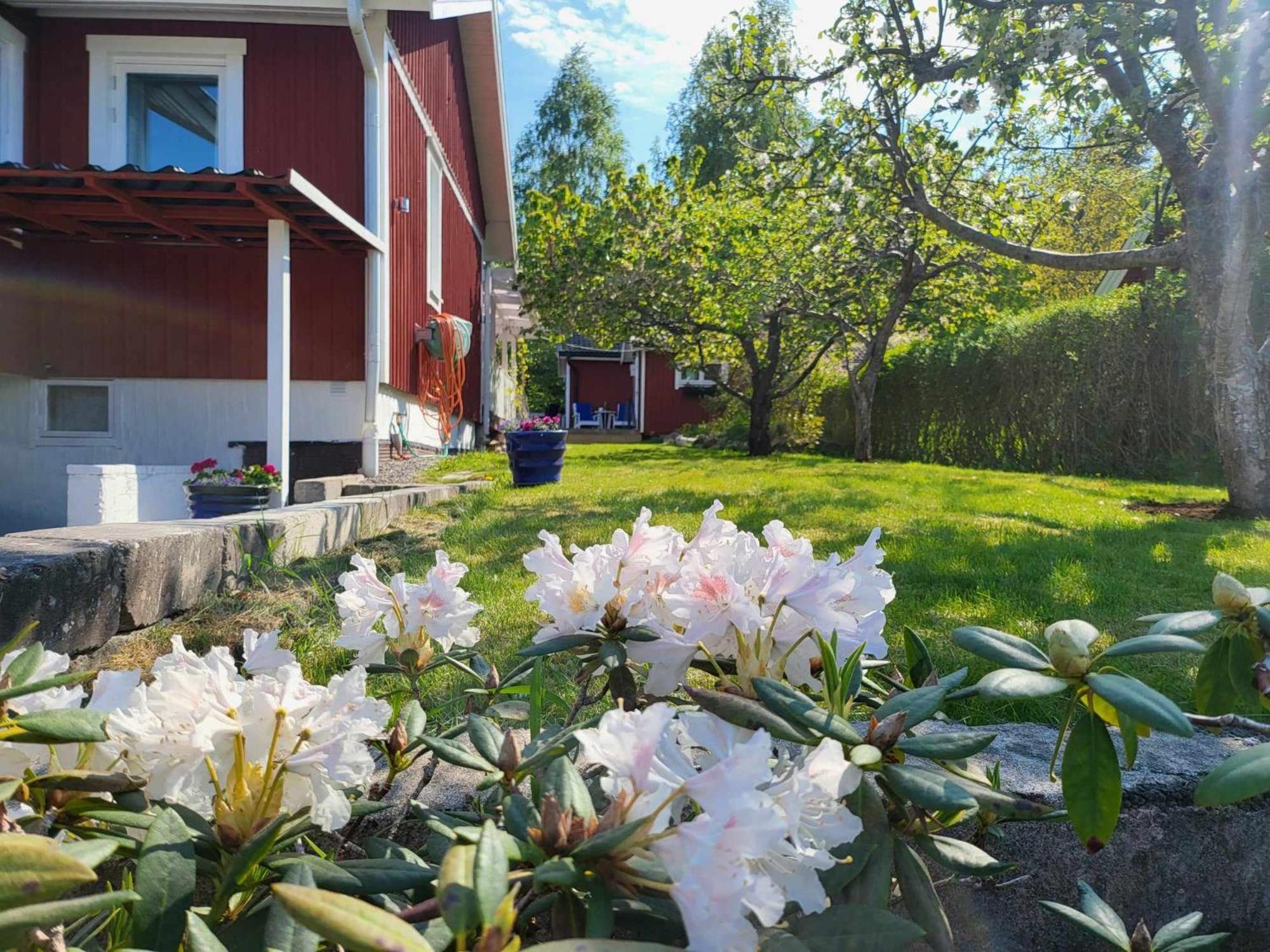 Minihus Med Stor Traedgardstomt Naera Golf Och Hav Villa Trosa Exterior photo